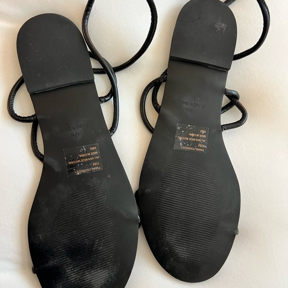 Steve Madden Black Lace-Up Minimalist Flat Sandals - Picture 3 of 9